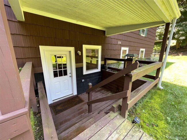 Photo - 328 E Broadway