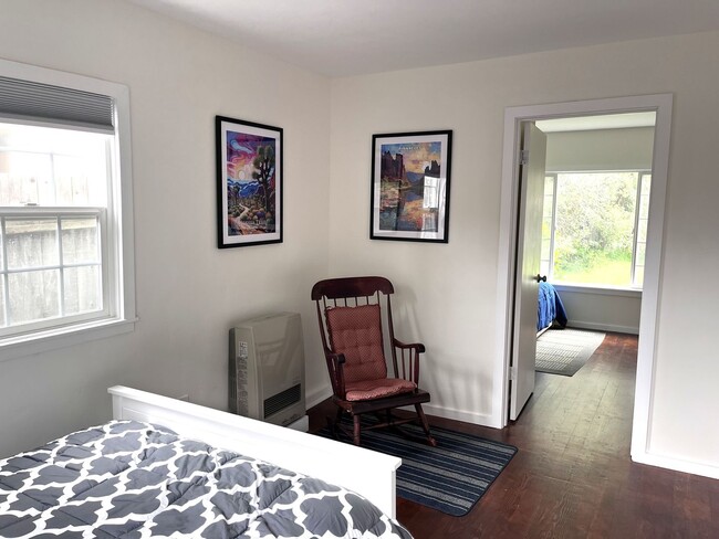 Photo - Fully Furnished- 2 bedroom/ 2 bathroom in ...