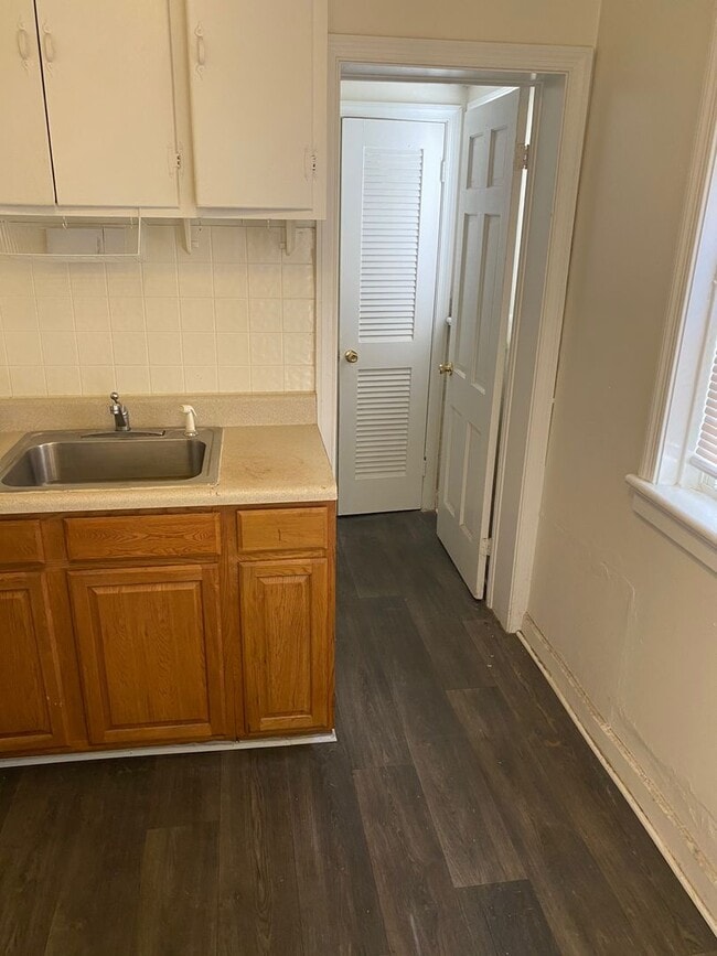 Photo - 1017 W Leigh St Unit Apt #1st Fl