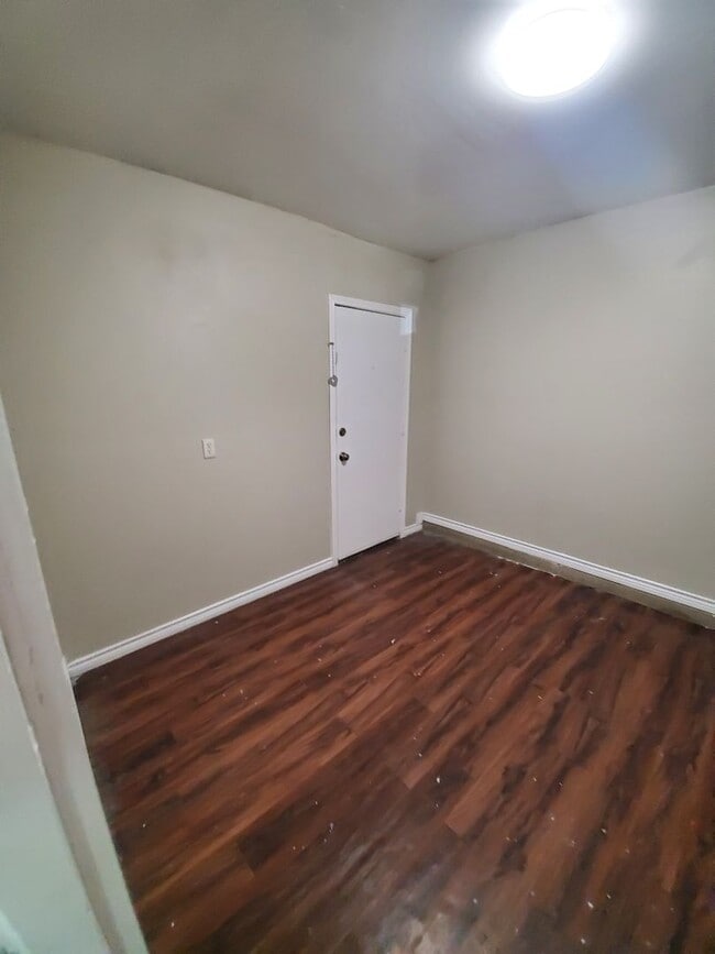 3025 Lambert Dr