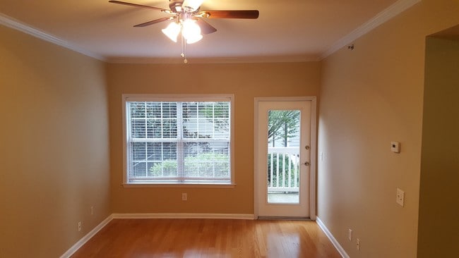 Photo - 2025 Woodmont Blvd Unidad 110