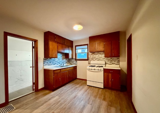 Photo - 1718 Lake Ave