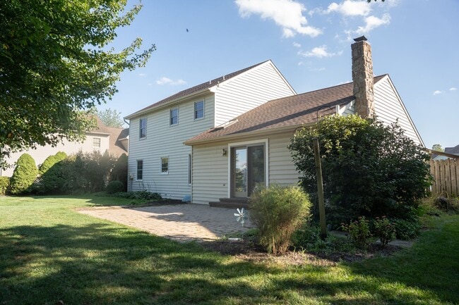Photo - 922 Pinetree Way