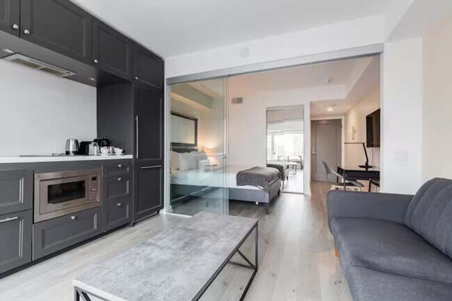 Building Photo - 155 Yorkville Ave