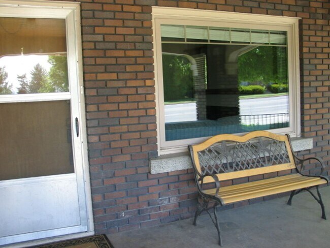 Building Photo - 631 E 400 N Unit 631 E 400 N  #1 Rental