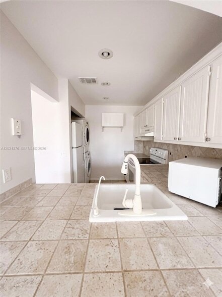 Photo - 10046 Winding Lake Rd Unit 204