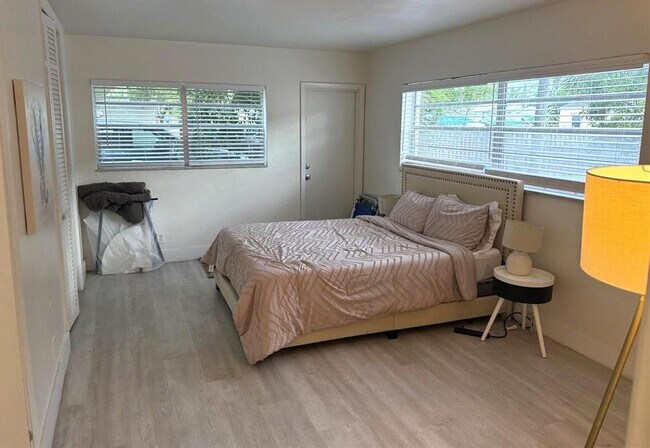 Photo - 1638 Plunkett St Unit 4