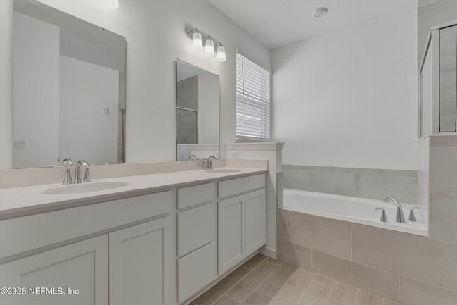 Photo - 1479 Lachlan Cir