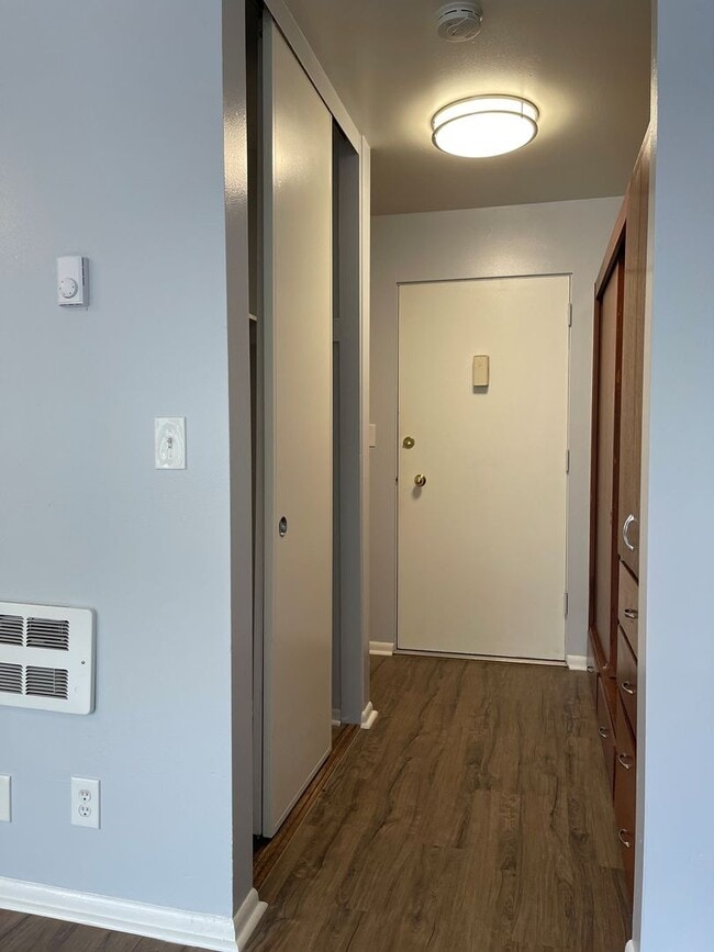 Photo - Bellevue Place Apartments