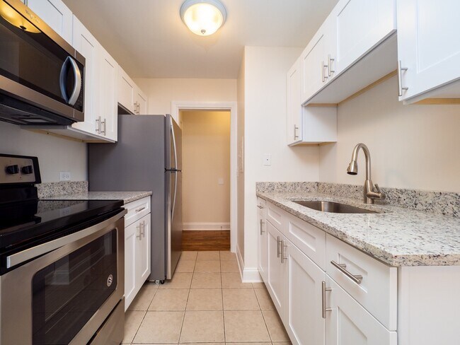 Photo - 1441 W Howard St