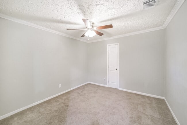Photo - 22203 Fincastle Dr