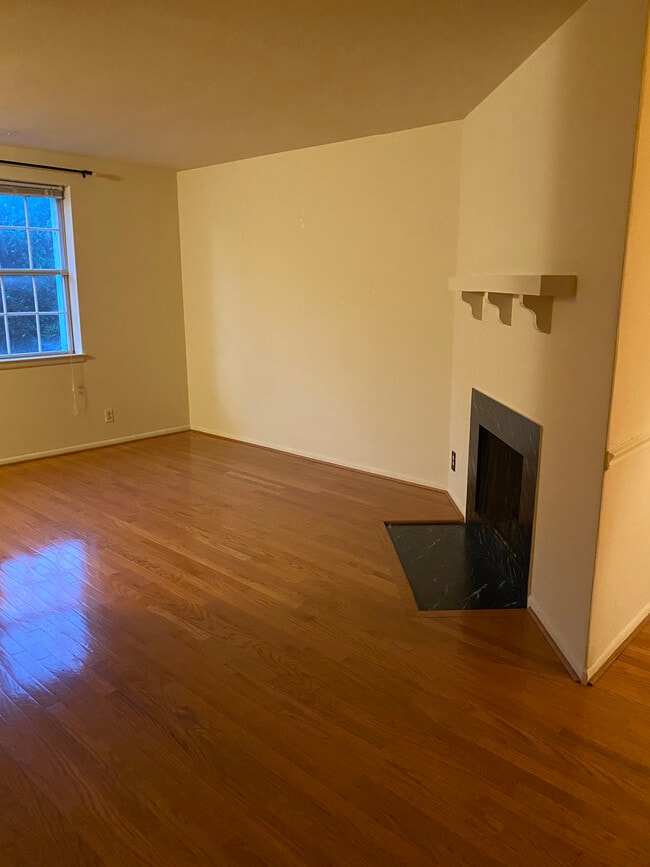 Living room - 4641 28th Rd S Unit B