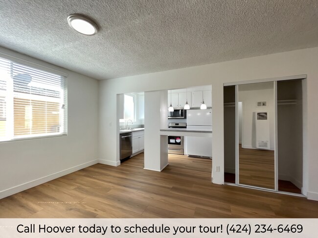 Photo - 7351 Variel Ave