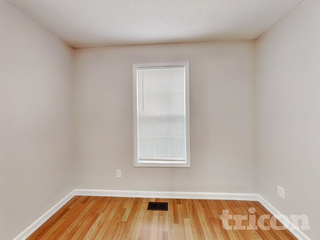 Photo - 4112 Zebulon Ave SW