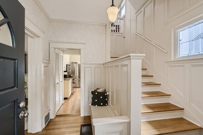 Photo - Queen Anne Home