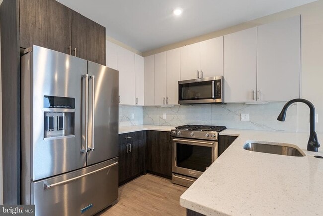 Building Photo - 408-10 N Front St Unit 1 Rental