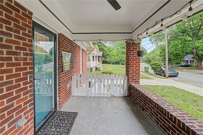 Photo - 827 Elbert St SW