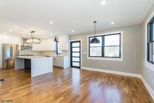 Photo - 76 Burnet Rd