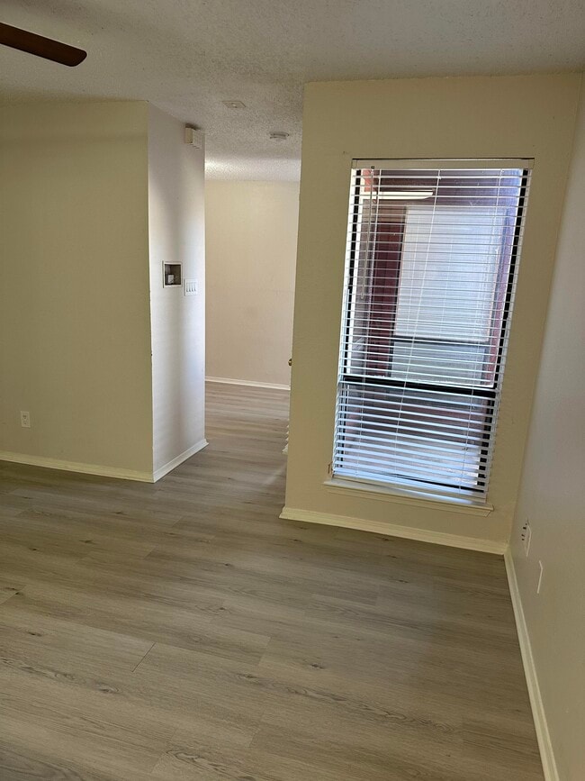 Photo - 9839 Walnut St Unidad t302 Rental