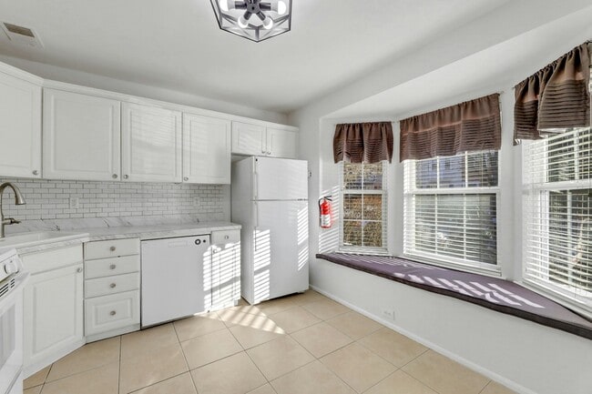 Photo - 2198 Kent Ct