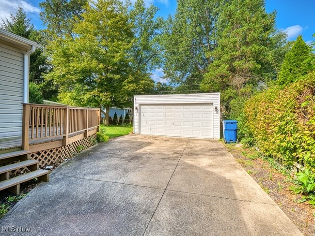 Photo - 570 Juneway Dr