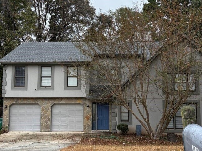 Building Photo - 1562 Linksview Close