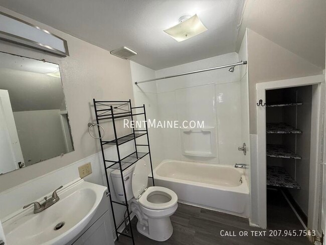 Photo - 402 Fourth St. Apt. Unidad 2