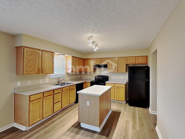 Photo - 522 Hunnicut Dr