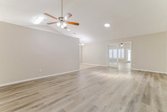 Photo - 646 E Gila Ln