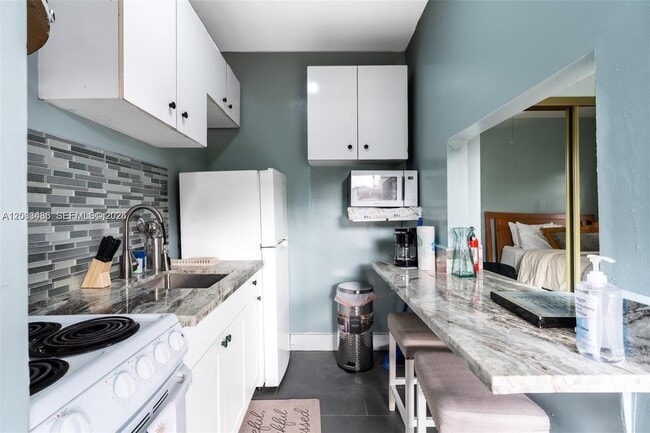 641 NW 198th St Unit 1