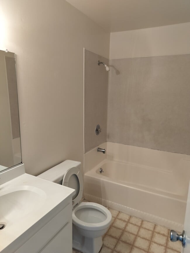 15752 Taft Ln Unit 3