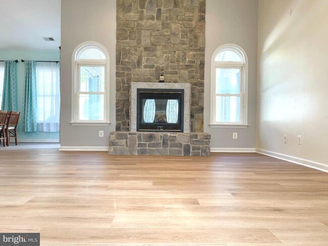 Building Photo - 267 Cedar Ridge Dr