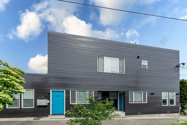 Building Photo - Amazing 3bed/1bath Fourplex with Private B... Unit 1 Rental