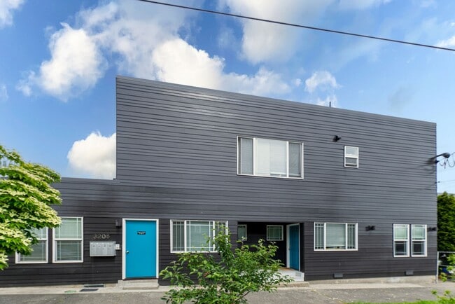 Amazing 3bed/1bath Fourplex with Private B... - Amazing 3bed/1bath Fourplex with Private B... Apartment Unit 1