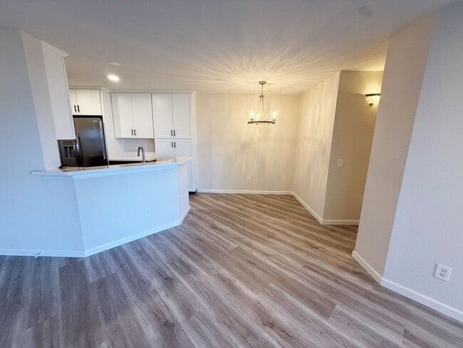 Photo - Fully Remodeled 2 Bed/2 Bath Condo at City Scene! Unidad 82