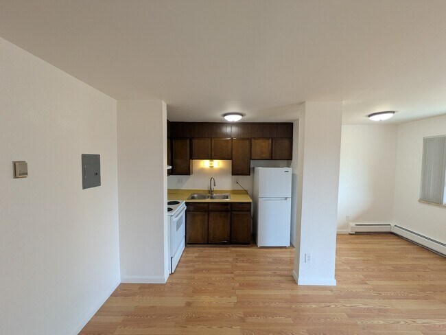 Photo - Traci-lea Apts.
