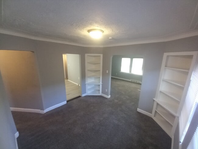 Photo - 10040 Mansfield St