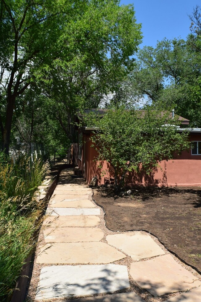 Photo - 1002 B NM-76