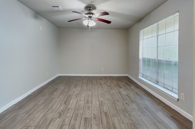 4523 Bayou Vista Dr