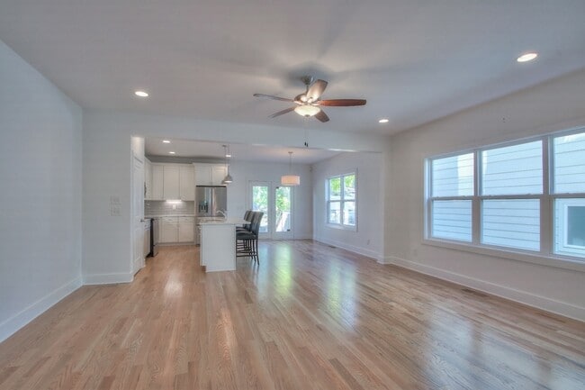 Photo - 1710 Nubell St