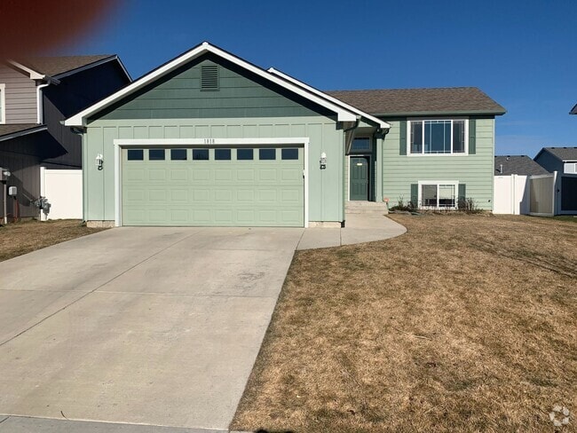 Building Photo - New on the Market! Rental