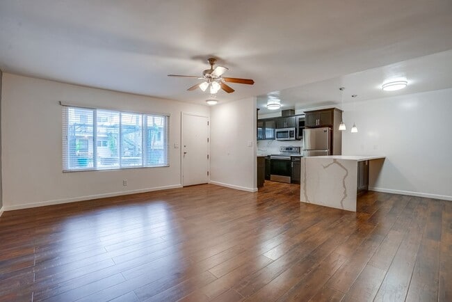 Photo - 621 E 99th St Unit 05