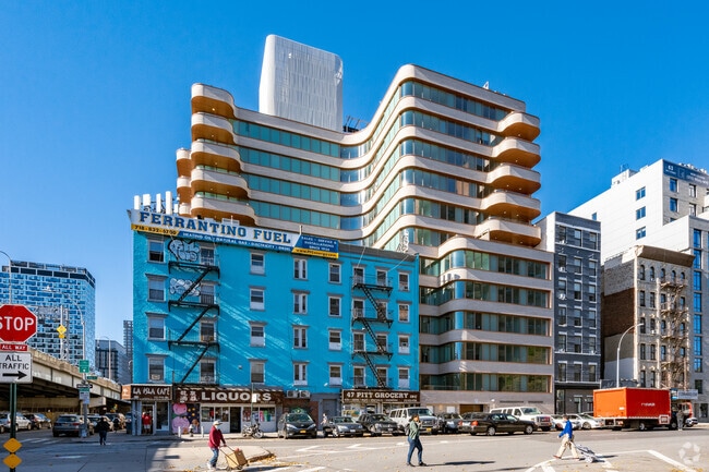 Photo - 208 Delancey St