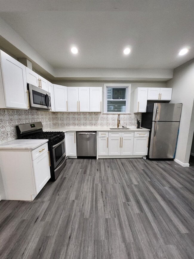 Photo - 23 Bayview Ave Unit 1