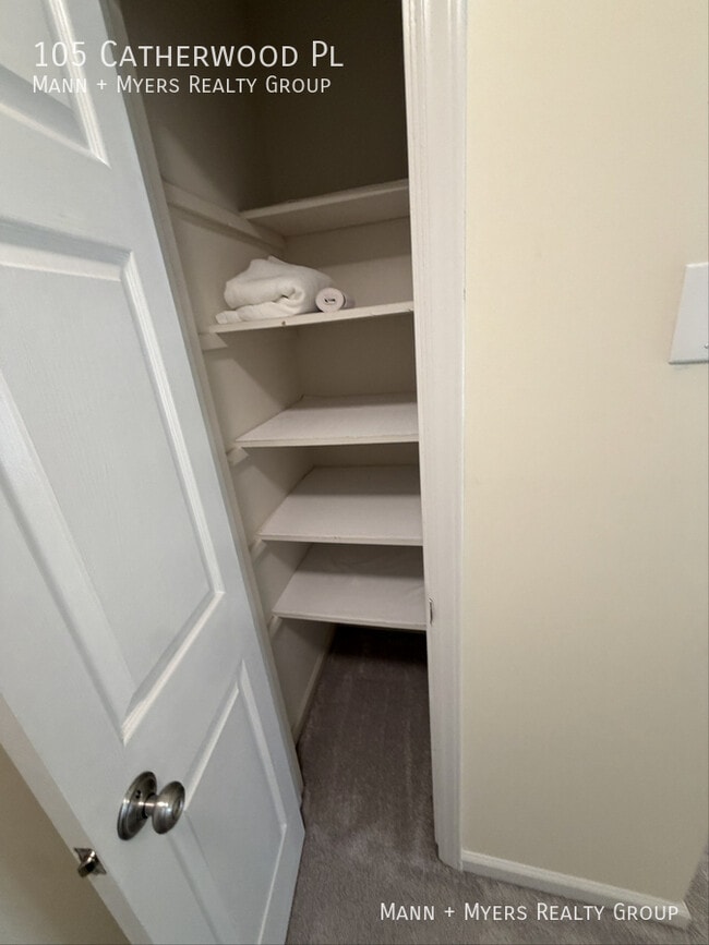 Photo - 105 Catherwood Pl