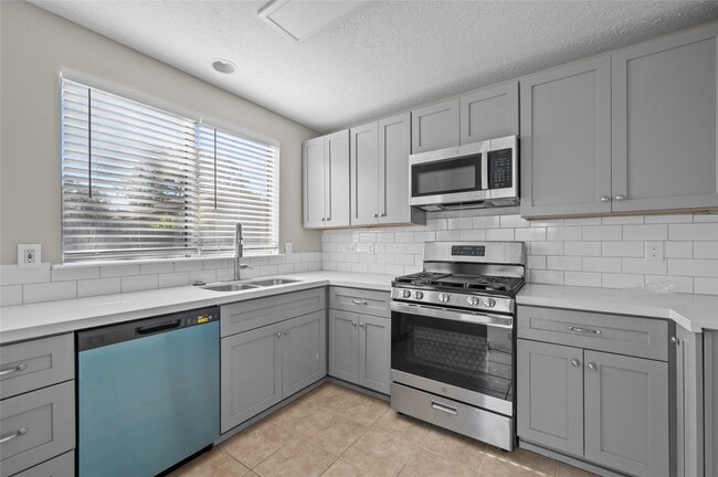 Photo - 16167 Golden Sands Dr