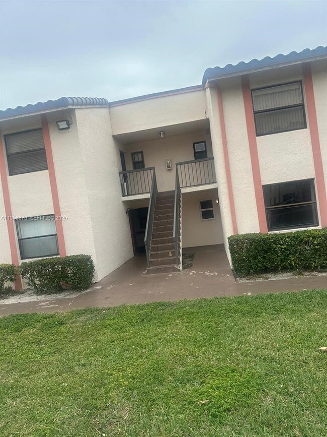 Photo - 855 NE 209th St Unidad 203-34