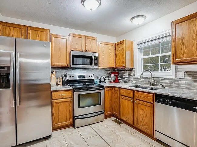 Photo - 2748 S West Pkwy