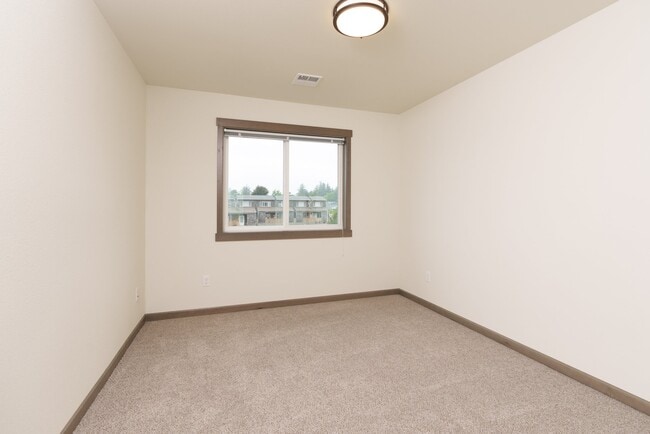 Photo - 1314 Lamont Ln