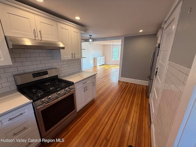 Photo - 502 Warren St